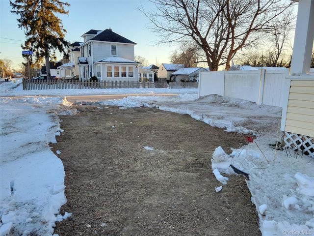 40 Belford Avenue, Bay Shore, NY 11706