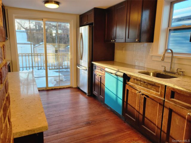 40 Belford Avenue, Bay Shore, NY 11706