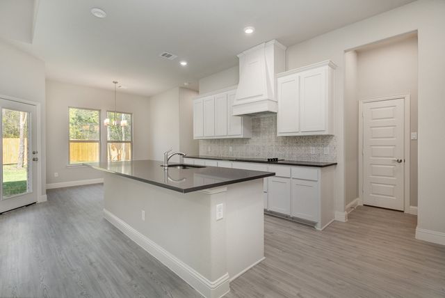 605 Candace Drive, Desoto, TX 75115
