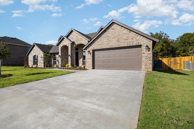 605 Candace Drive, Desoto, TX 75115