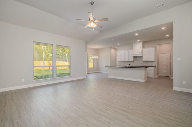 605 Candace Drive, Desoto, TX 75115