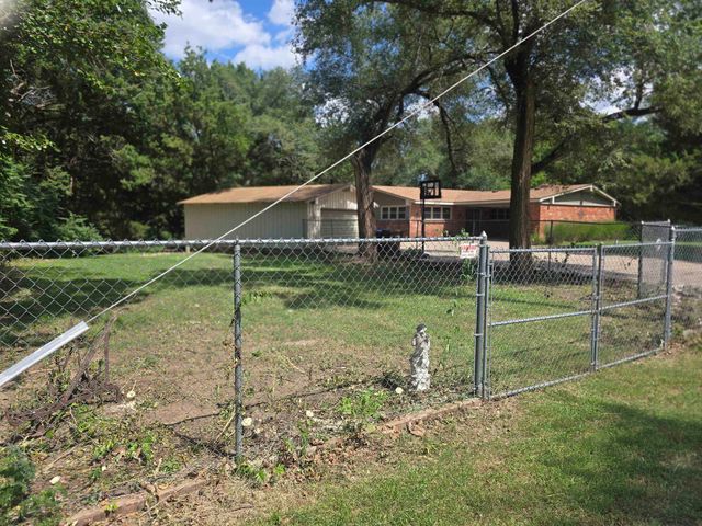5540 N Porter, Wichita, KS 67204