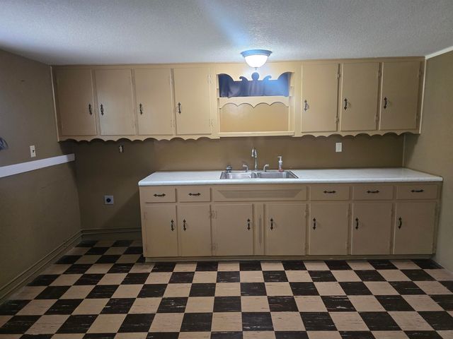 5540 N Porter, Wichita, KS 67204