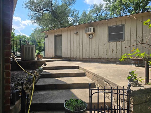 5540 N Porter, Wichita, KS 67204