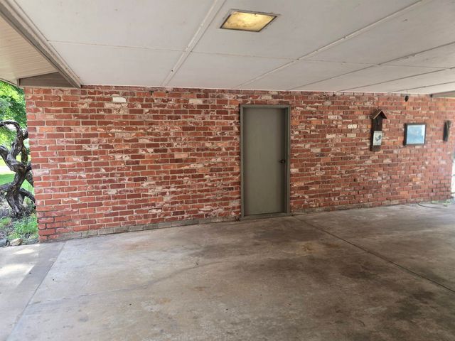 5540 N Porter, Wichita, KS 67204