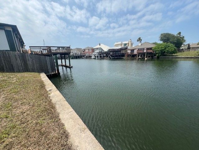 15305 Cartagena Ct, Corpus Christi, TX 78418