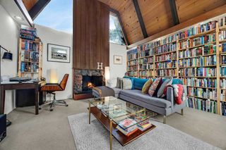 5982 5982 Ascot Dr, Oakland, CA 94611