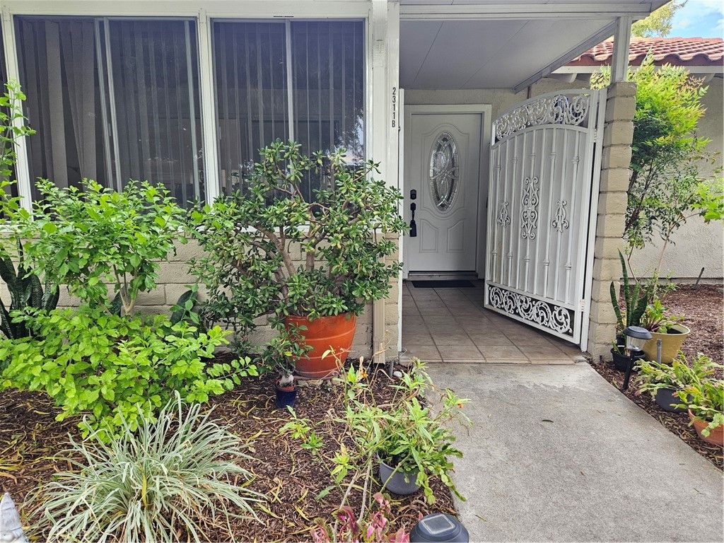 2311 Via Puerta B, Laguna Woods, CA 92637 — photo 2