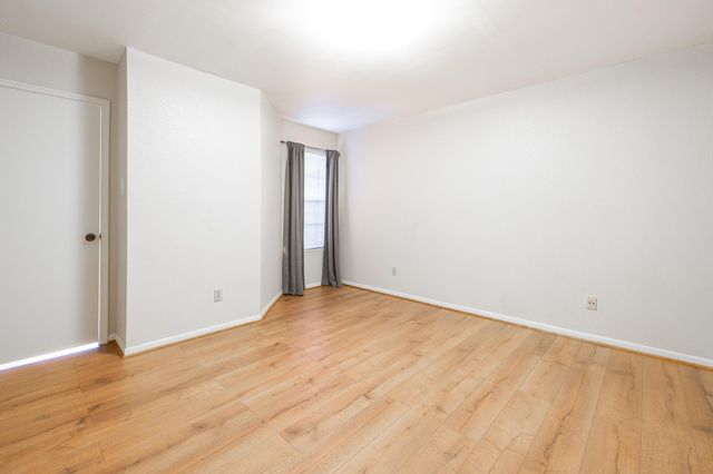 2750 Holly Hall Street 115, Houston, TX 77054