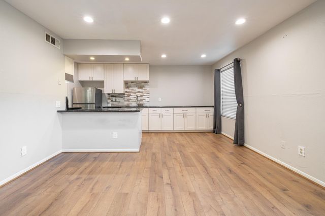 2750 Holly Hall Street 115, Houston, TX 77054