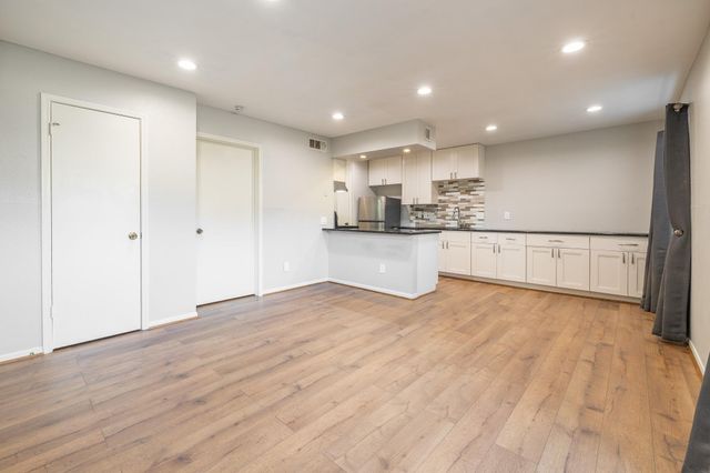 2750 Holly Hall Street 115, Houston, TX 77054