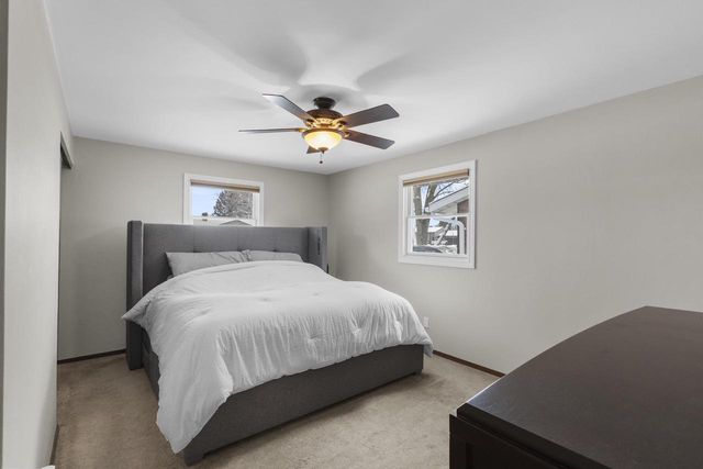 1729 N BLOSSOM DRIVE, Appleton, WI 54914