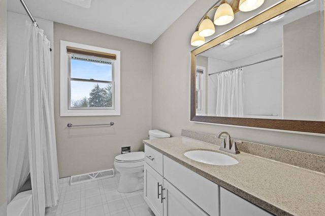 1729 N BLOSSOM DRIVE, Appleton, WI 54914