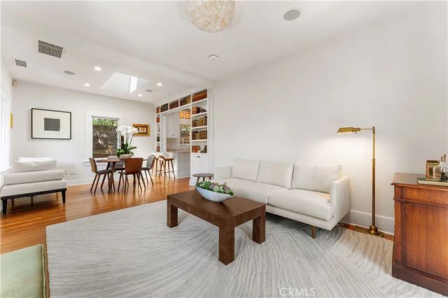 8863 Cynthia, West Hollywood, CA 90069