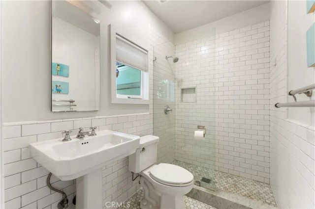 8863 Cynthia, West Hollywood, CA 90069