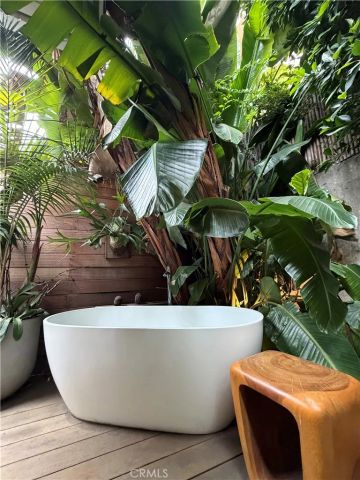 8863 Cynthia, West Hollywood, CA 90069