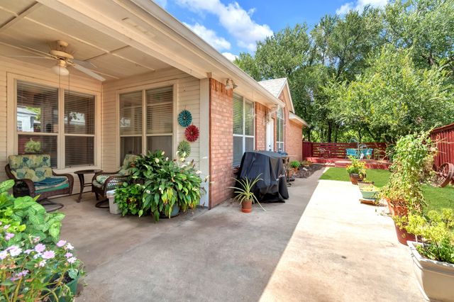 18 Red Bluff Court, Mansfield, TX 76063