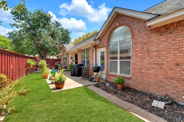 18 Red Bluff Court, Mansfield, TX 76063