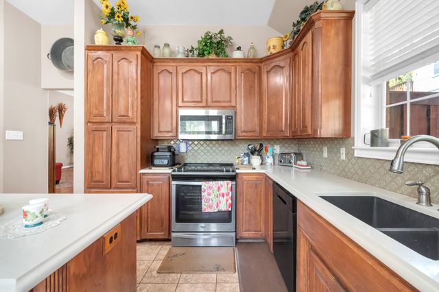 18 Red Bluff Court, Mansfield, TX 76063