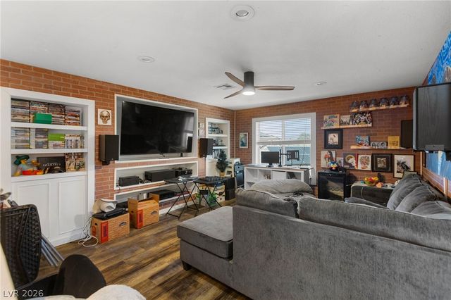 2012 Houdini Street, Henderson, NV 89002