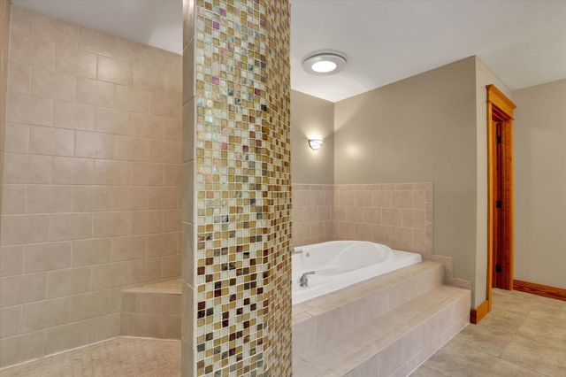 8615 E Lindgren Rd, Spokane, WA 99217