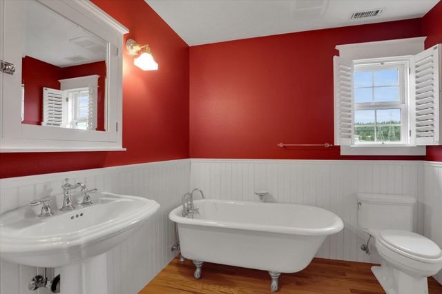 8615 E Lindgren Rd, Spokane, WA 99217