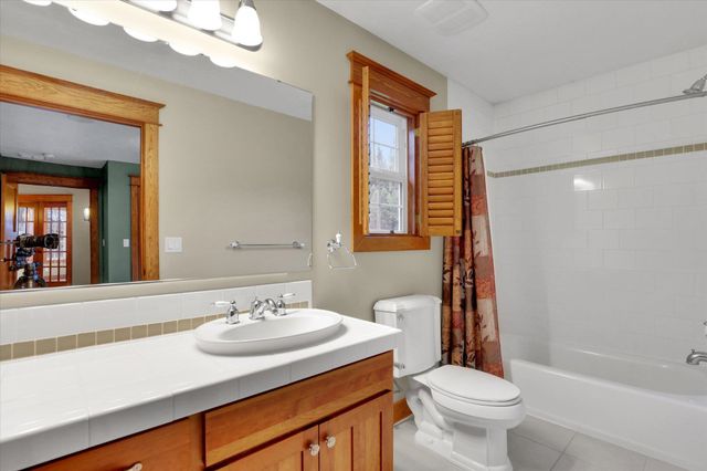 8615 E Lindgren Rd, Spokane, WA 99217