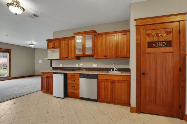 8615 E Lindgren Rd, Spokane, WA 99217