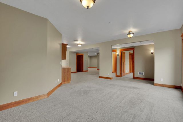 8615 E Lindgren Rd, Spokane, WA 99217