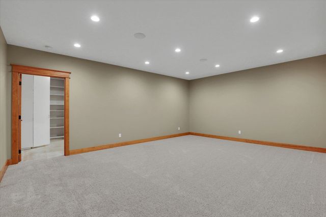 8615 E Lindgren Rd, Spokane, WA 99217