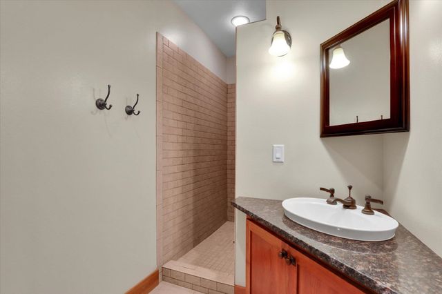 8615 E Lindgren Rd, Spokane, WA 99217