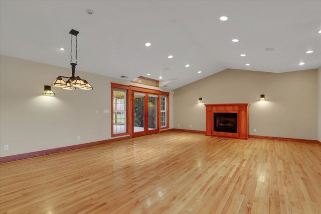 8615 E Lindgren Rd, Spokane, WA 99217