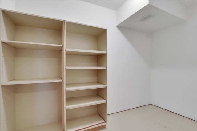 8615 E Lindgren Rd, Spokane, WA 99217