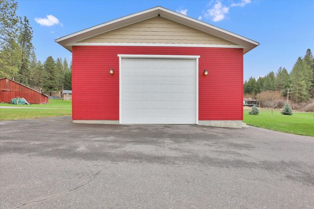 8615 E Lindgren Rd, Spokane, WA 99217