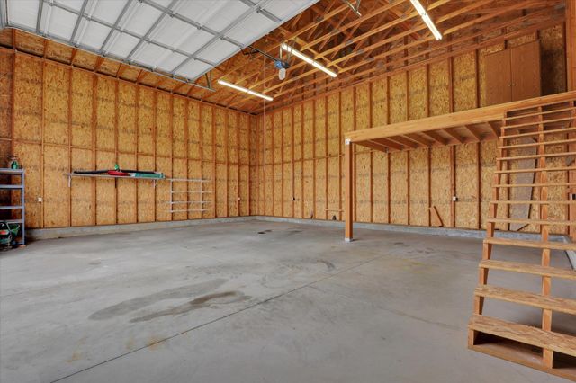 8615 E Lindgren Rd, Spokane, WA 99217