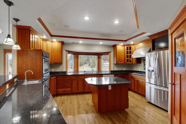 8615 E Lindgren Rd, Spokane, WA 99217