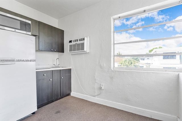 420 78th St, Miami Beach, FL 33141