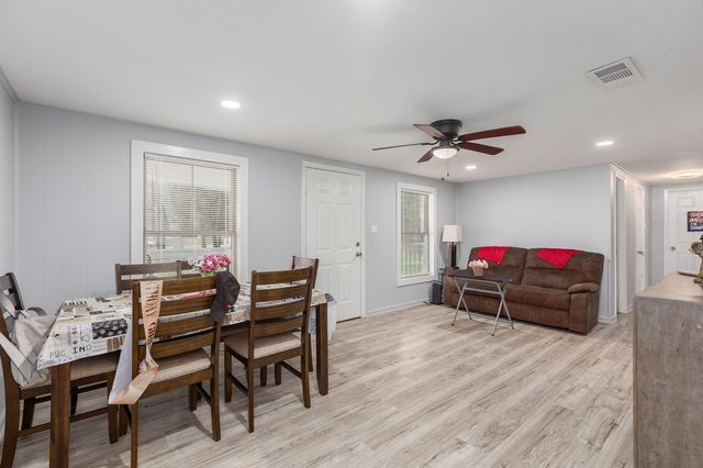 2504 Davisville Road, Lufkin, TX 75901