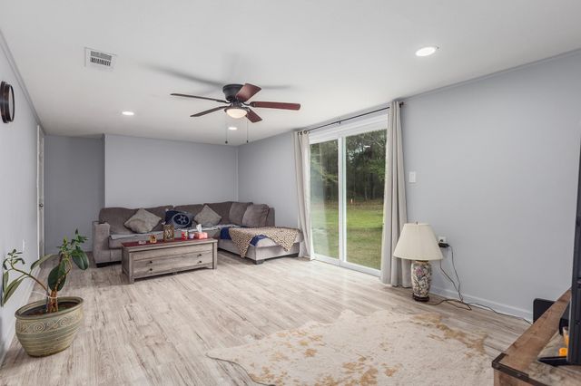 2504 Davisville Road, Lufkin, TX 75901