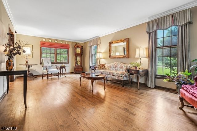 10 Sunnyfield Dr, Readington Twp., NJ 08889