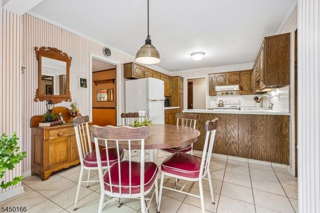 10 Sunnyfield Dr, Readington Twp., NJ 08889