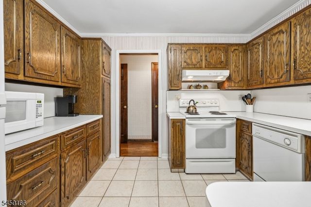 10 Sunnyfield Dr, Readington Twp., NJ 08889