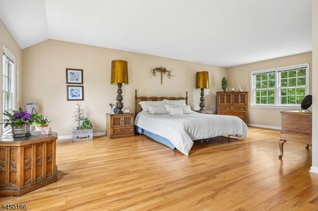 10 Sunnyfield Dr, Readington Twp., NJ 08889