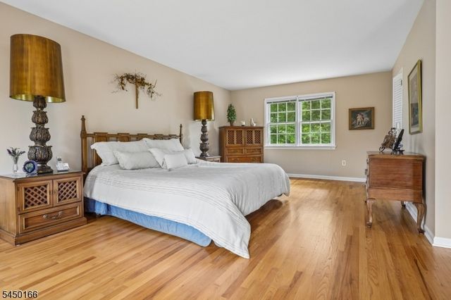 10 Sunnyfield Dr, Readington Twp., NJ 08889