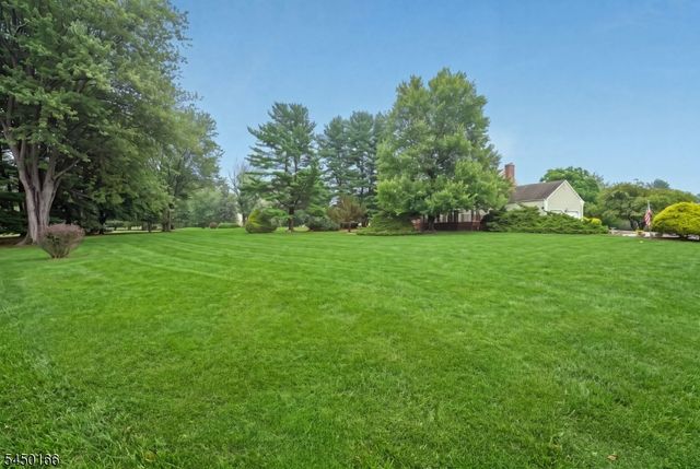 10 Sunnyfield Dr, Readington Twp., NJ 08889