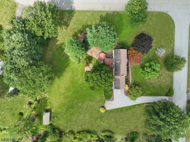 10 Sunnyfield Dr, Readington Twp., NJ 08889