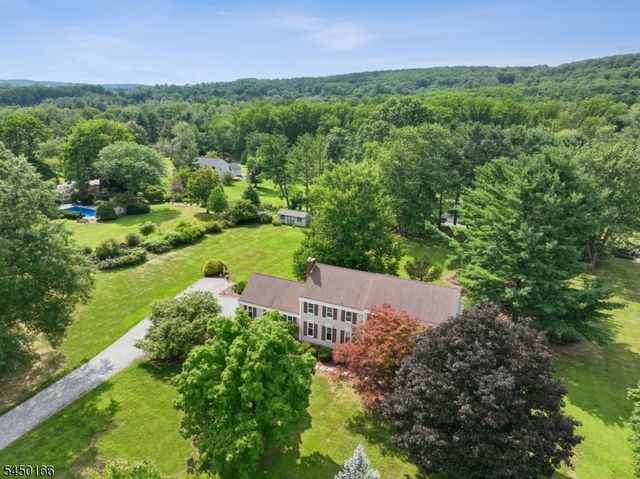 10 Sunnyfield Dr, Readington Twp., NJ 08889