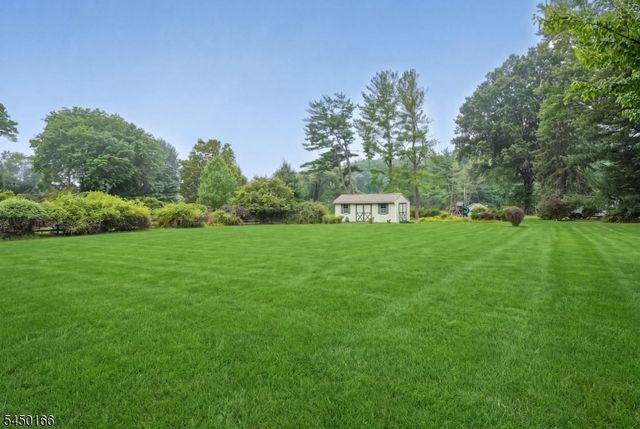 10 Sunnyfield Dr, Readington Twp., NJ 08889