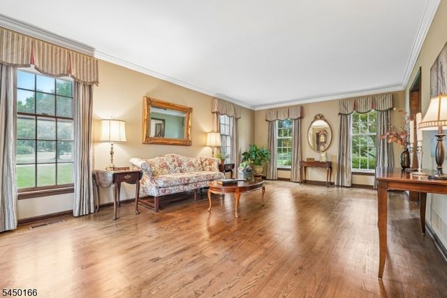 10 Sunnyfield Dr, Readington Twp., NJ 08889