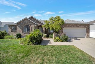 11922 S BLUFF VIEW DR, Sandy, UT 84092